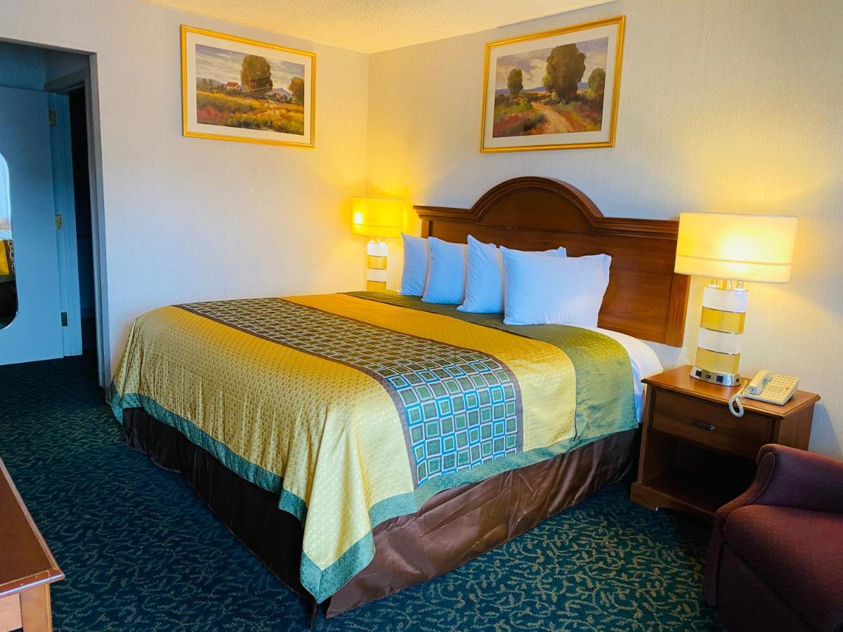 Harrisonville Inn & Suites Εξωτερικό φωτογραφία