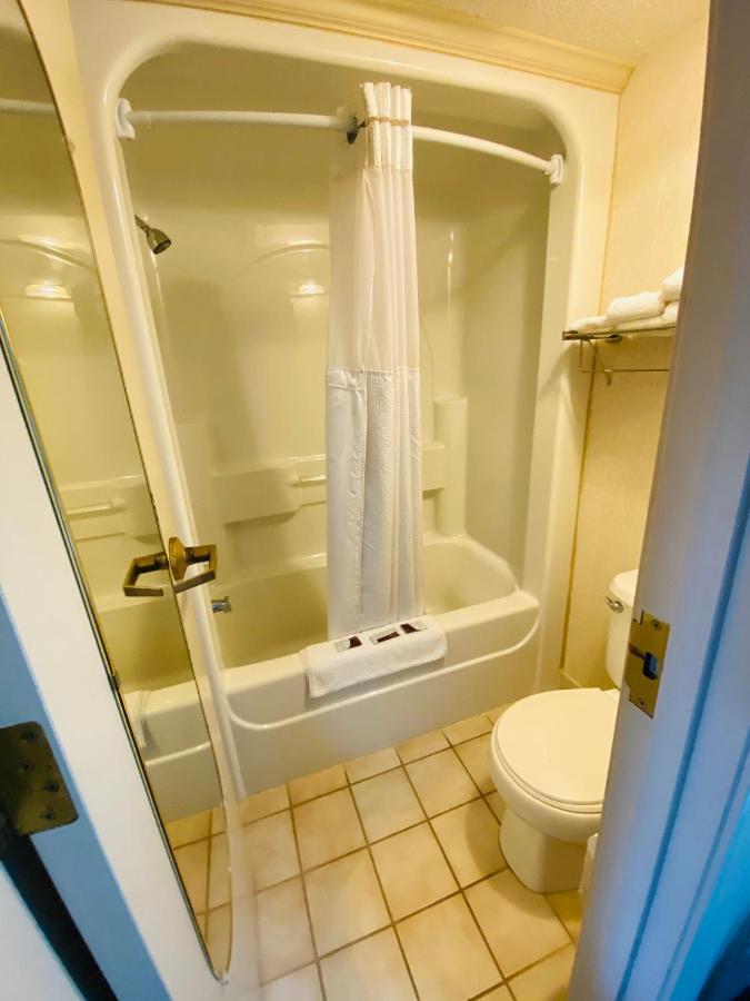 Harrisonville Inn & Suites Εξωτερικό φωτογραφία
