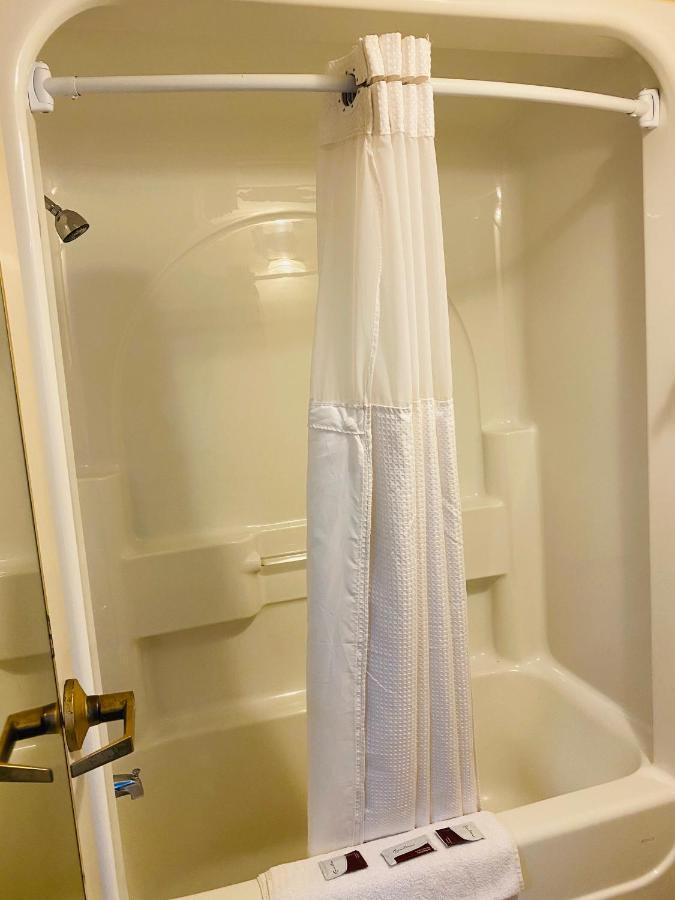 Harrisonville Inn & Suites Εξωτερικό φωτογραφία