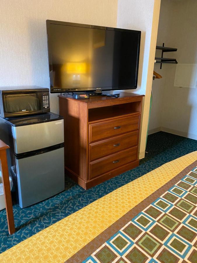 Harrisonville Inn & Suites Εξωτερικό φωτογραφία