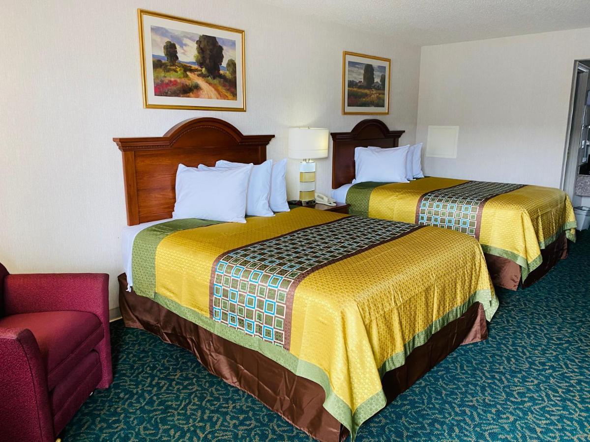 Harrisonville Inn & Suites Εξωτερικό φωτογραφία
