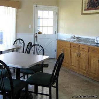 Harrisonville Inn & Suites Εξωτερικό φωτογραφία